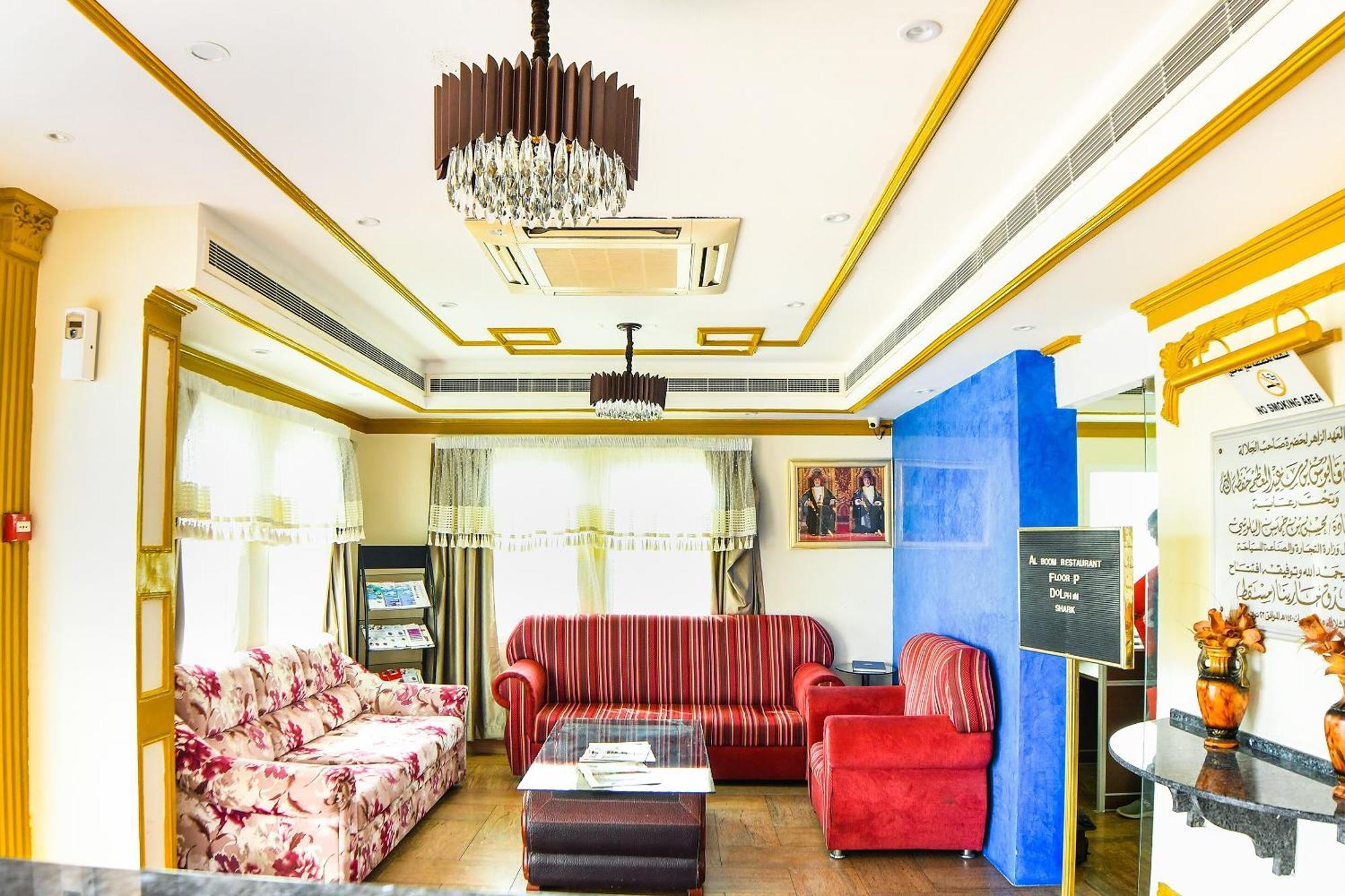 Oyo 137 Marina Hotel Maszkat Kültér fotó