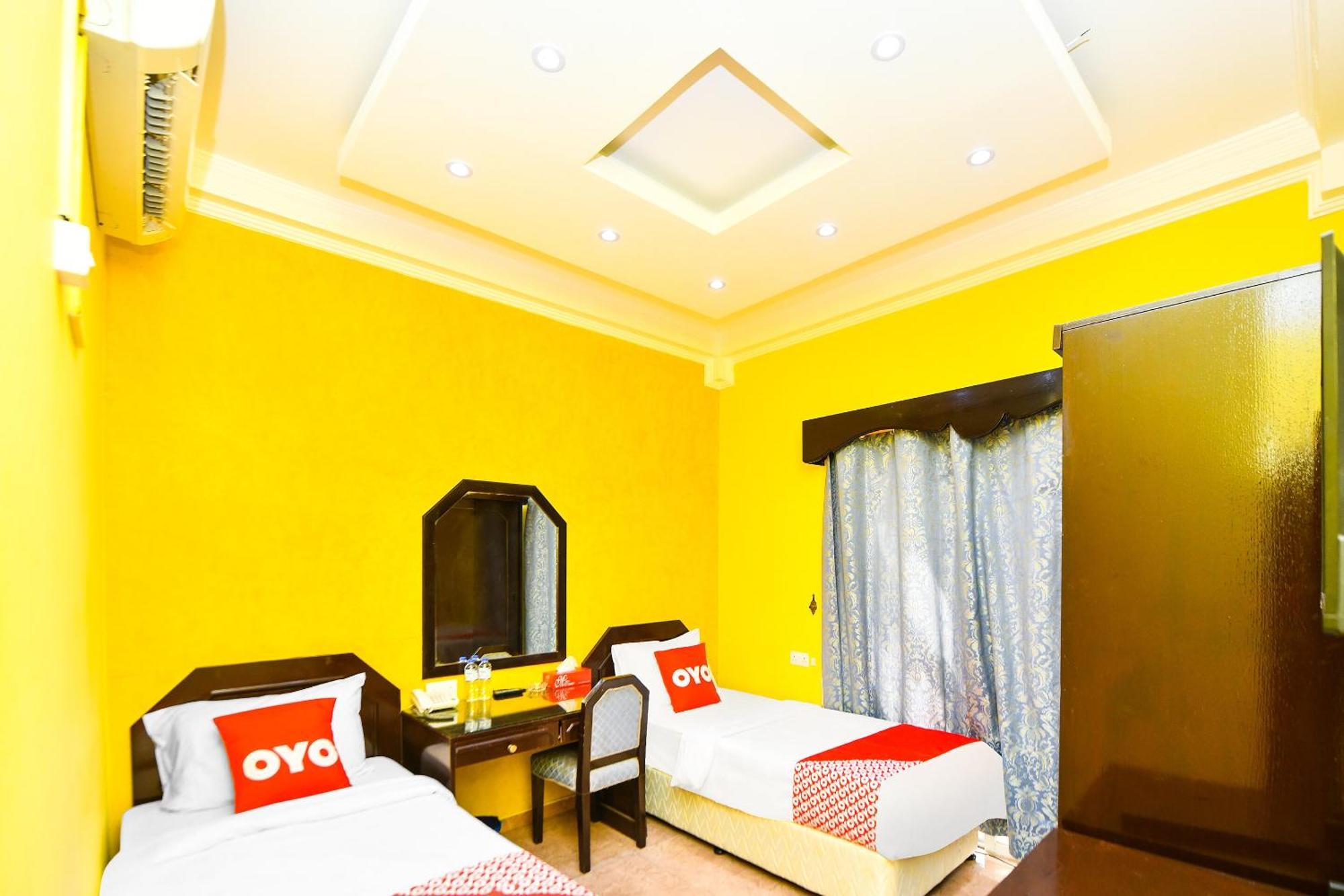 Oyo 137 Marina Hotel Maszkat Kültér fotó